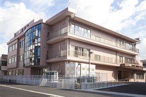 広々とした外観