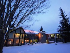 雪景色の外観  