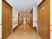 明るい廊下の風景