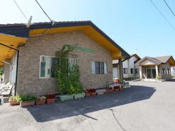 温かみのある建物外観