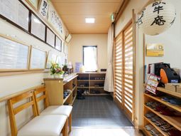 暖かみのあるエントランス