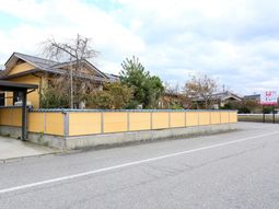 和風外装の建物外観