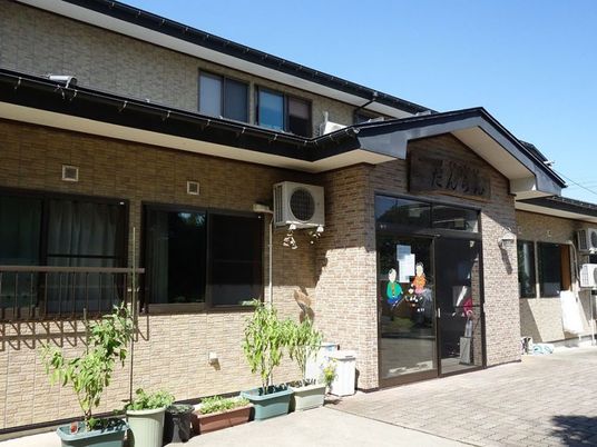 日差しの入る外観  
