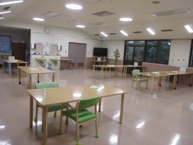 明るいダイニングルーム