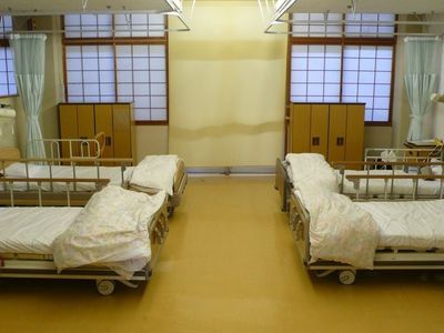 光が差し込む居室