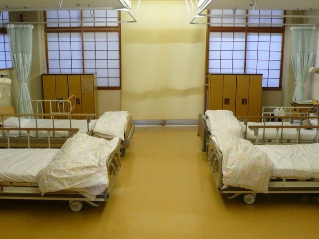 光が差し込む居室