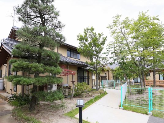 中庭の和風建築
