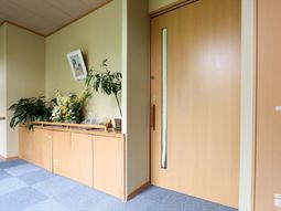 エントランスの静かな風景