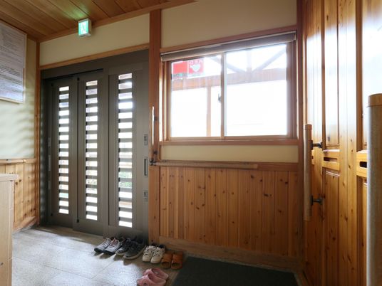 和風の明るいエントランス