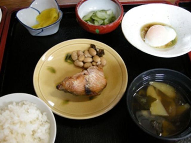 和食の盛り付け料理