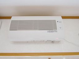 壁掛け式エアコンのクローズアップ