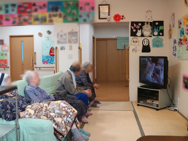 明るい和室の憩いの場