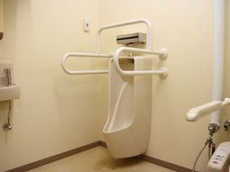 手すり付き洗面台