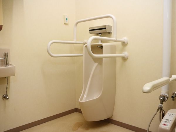手すり付き洗面台