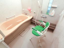 バスタブとシャワーチェア