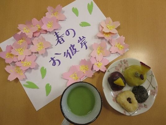 桜の飾り付けとお茶会