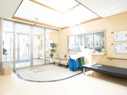 明るいエントランス風景