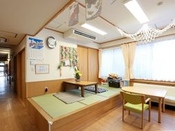 明るい和室コーナー