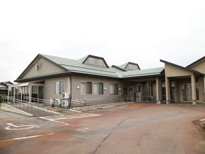 ゆったりとした施設の外観