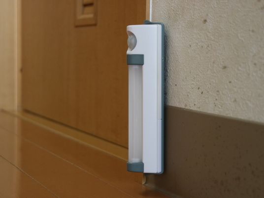 廊下に取り付けられた手すり