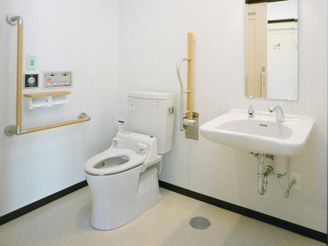 サポート充実のトイレ設備