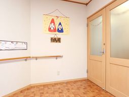 暖かみのある廊下の一角