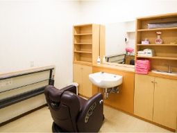 機能的な理美容室の空間