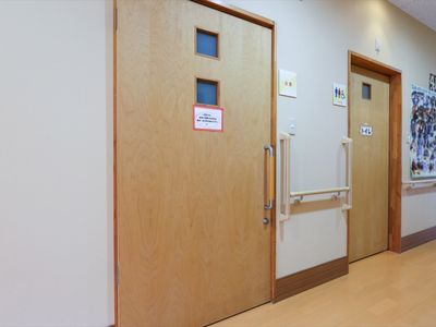 木製の清潔な廊下