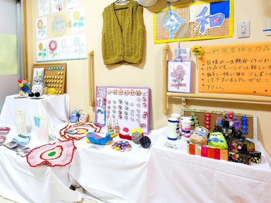 手作り作品展示の風景