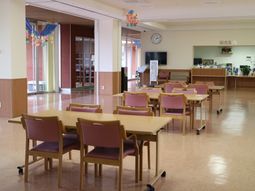 明るいダイニングスペース