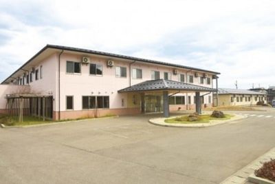 落ち着いた建物の外観