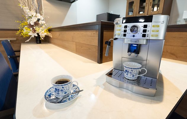 コーヒーマシンのカウンター