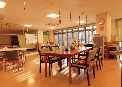 老人 デイサービスセンター 有明園の外観