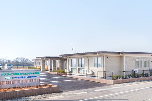 広々とした一戸建ての外観
