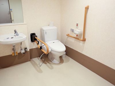 バリアフリー設計のトイレ