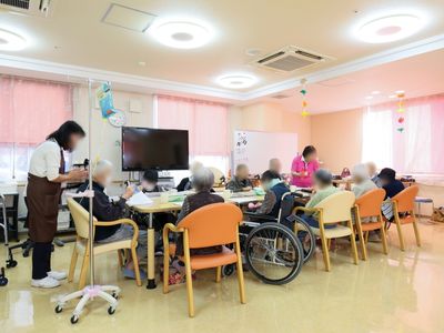 活動中の多目的室