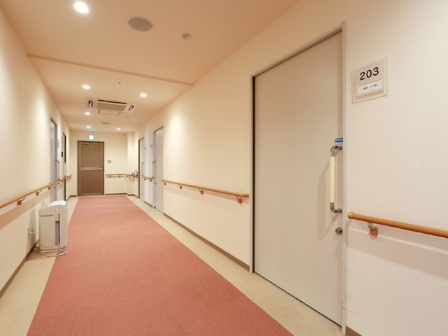 廊下の清潔感ある空間