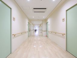 清潔感ある廊下の景色