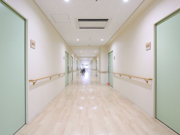 清潔感ある廊下の景色
