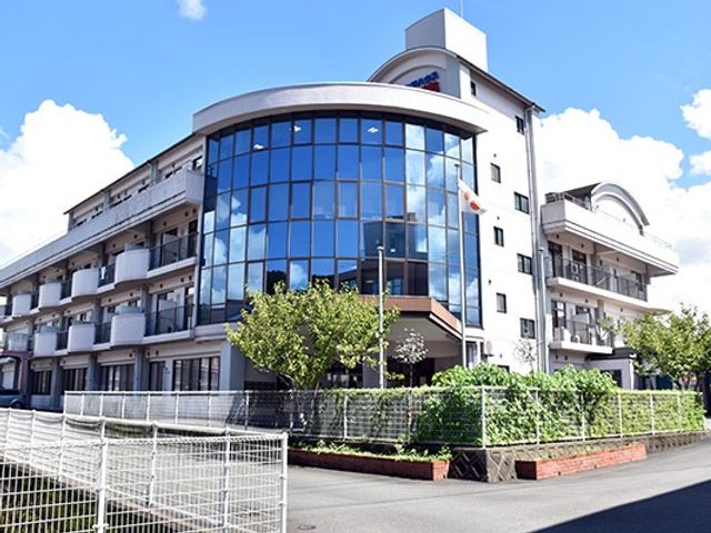 施設外観 外観   大きなガラス面が印象的な建物です。明るい雰囲気があり、就業先の外観を確認しやすいです。