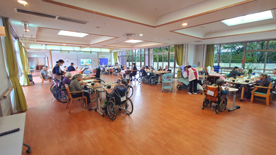 広々としたラウンジ
