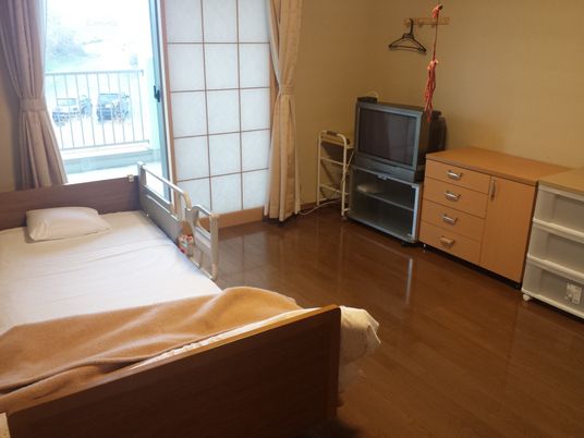 陽光が差し込む居室