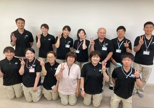 笑顔のスタッフイメージ