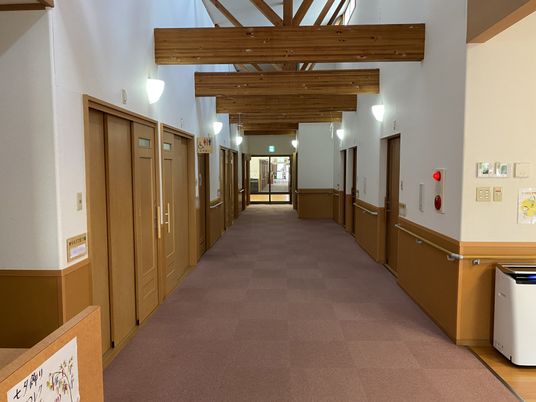 ゆったりとした廊下