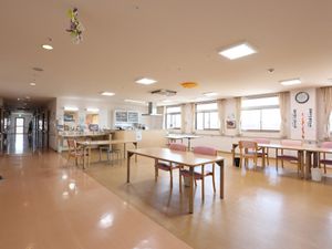 広々とした食堂空間