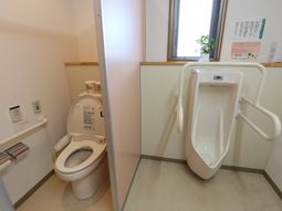 バリアフリーなトイレ設備
