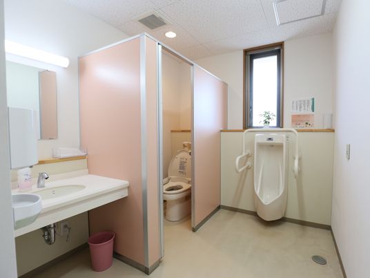 清潔感のある洗面トイレ空間