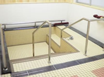 手すり付き浴室