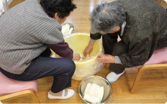 共同作業を楽しむ様子