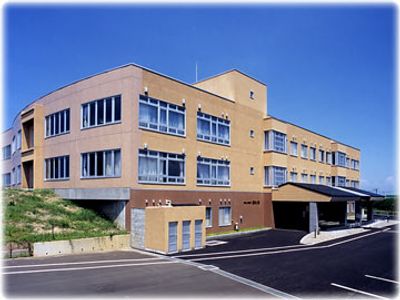開放的な建物の外観